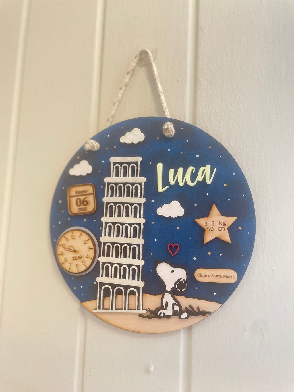 Cartel con datos de nacimiento modelo snoopy torre pisa